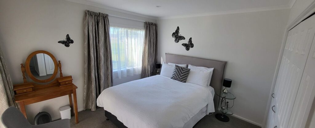 Cottage bedroom with queen bed