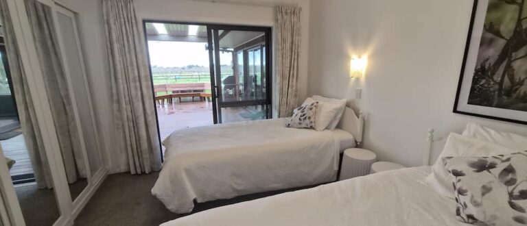 Farmhouse bedroom 2 with two single beds