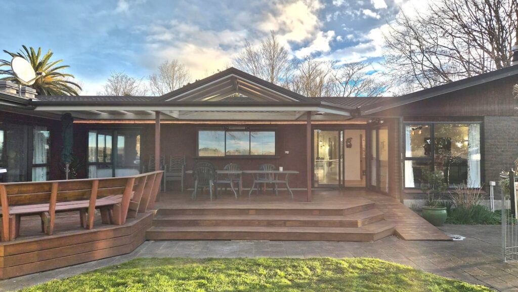 Dewdrop Farmhouse and its covered deck